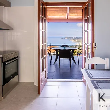 Dennis Grand View In Village! Wide Angle Views! Vlachata