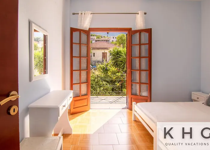 Dennis Grand View In Village! Wide Angle Views! Appartamento Vlachata