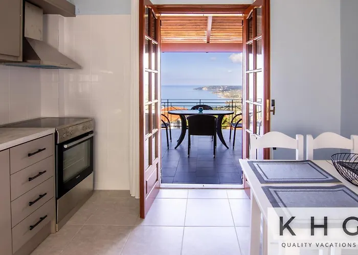 Dennis Grand View In Village! Wide Angle Views! Vlachata